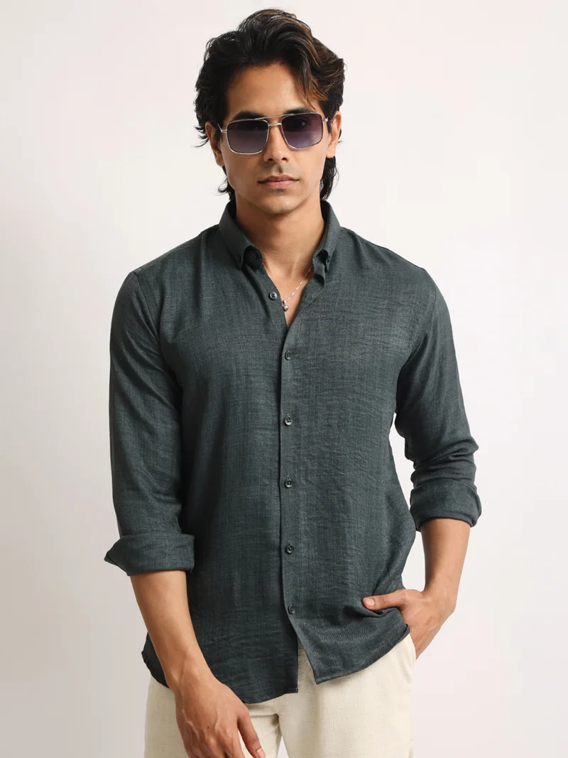 Maniac Maniac Mens Solid collared Neck Full Sleeve Super Twill Fabric Olive Shirt